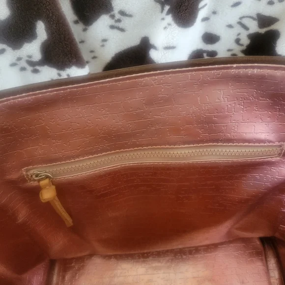 Consuela Rattler Classic Tote In Excellent Condition. Perfect Sz for Everyday! - Picture 3 of 5